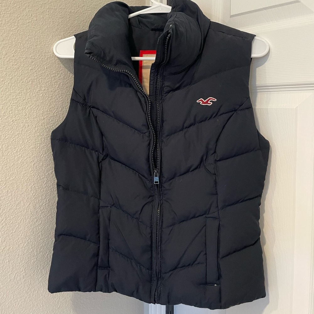 HOLLISTER navy vest